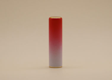 白いに赤いピンクを包む勾配色の口紅の管はポーランドの簡単な感覚を鈍くします