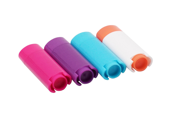 さまざまな色の薄片状の楕円形のリップ・クリームの管4.5g低いMoqのプラスチック防臭剤棒の容器