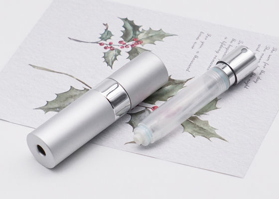 アルミニウム ガラス詰め替え式の霧のスプレーのあたりの香水のテスターのびん8ml 10mlの上の空のねじれ